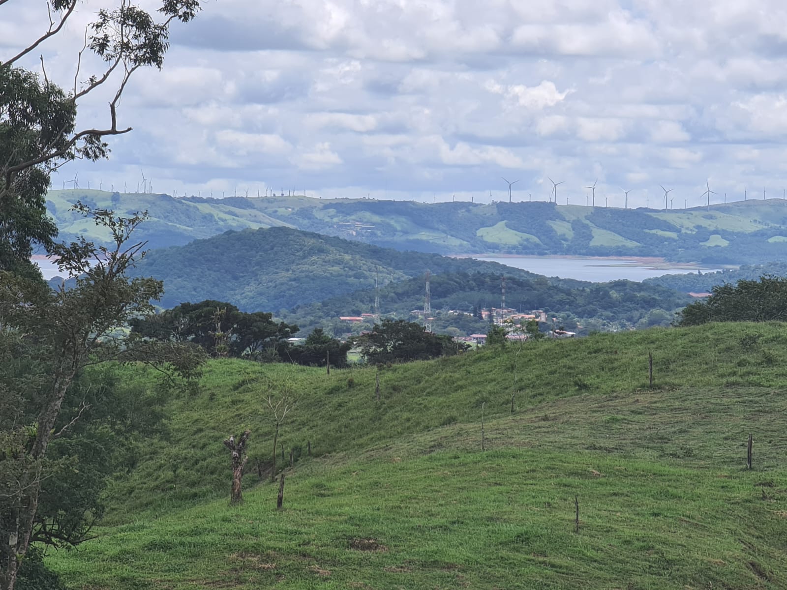 81,500 m2 (20.13 Acre) Lot with Lake and Volcano View in Nuevo Arenal