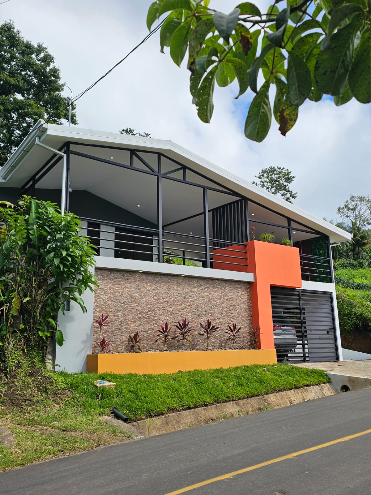 Modern Home 2BD 1BA with Beautiful Mountain Views in Parcelas