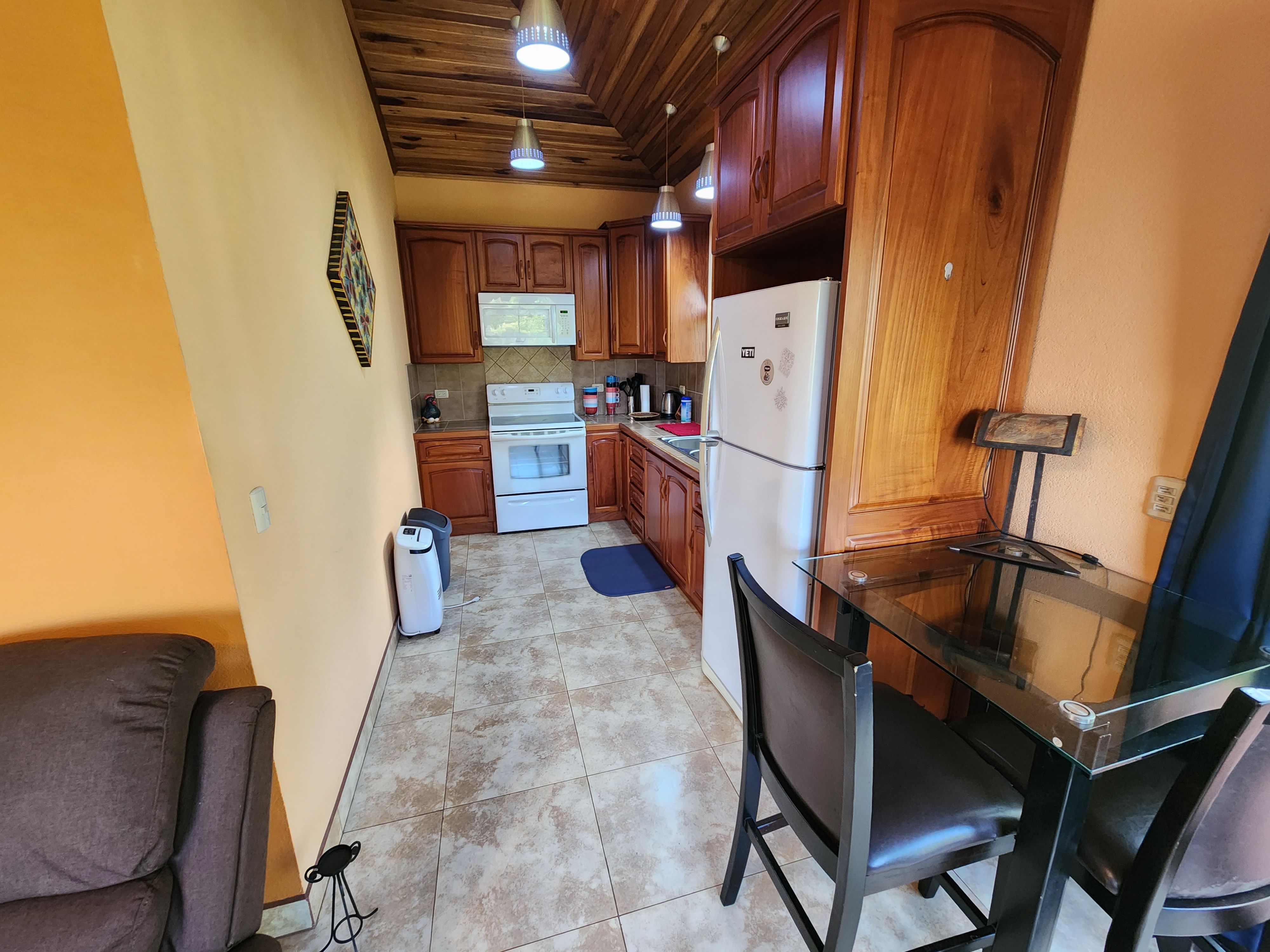 Beautiful 3 BD 2 BA Home in a 8 Acre Lot with Pool and Lake View