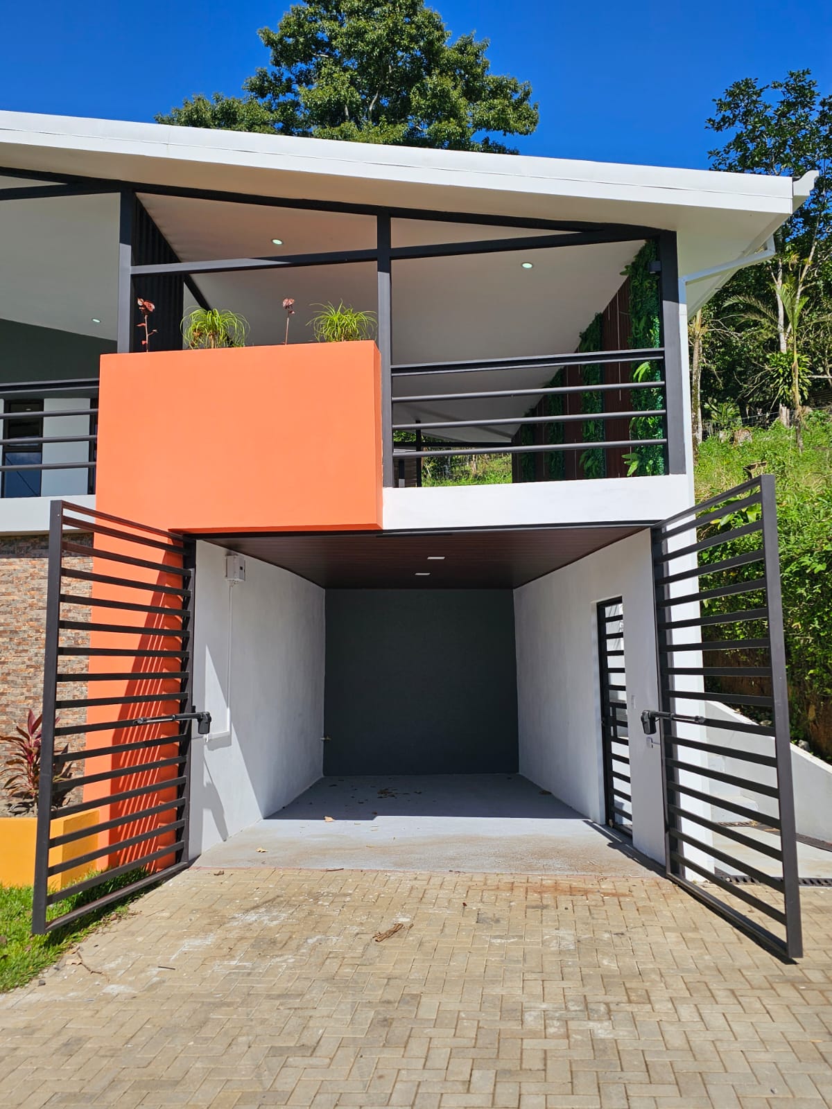 Modern Home 2BD 1BA with Beautiful Mountain Views in Parcelas