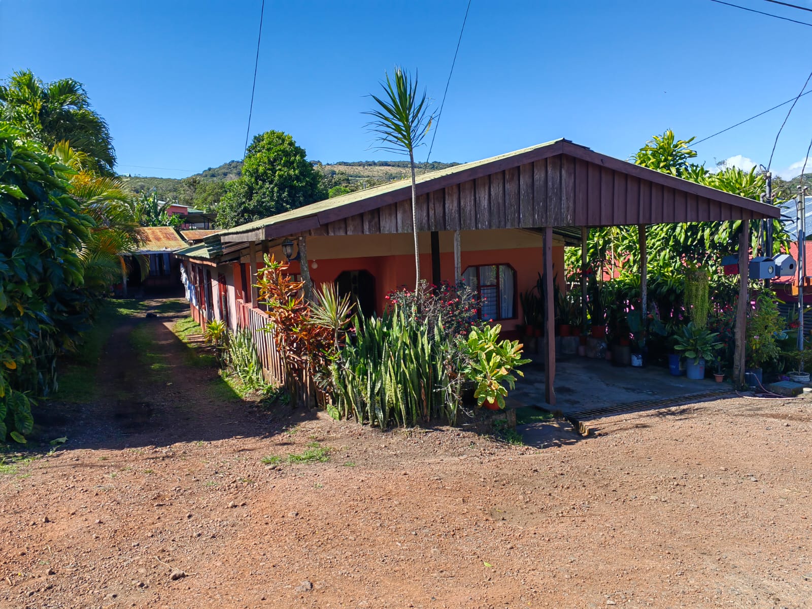 Fantastic Lake View Income Property w/ 3 houses in San Luis, Tilarán