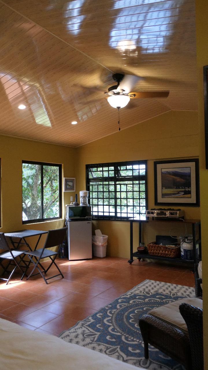 A very unique 1 Bedroom/1 Bathroom Boat House with lake access