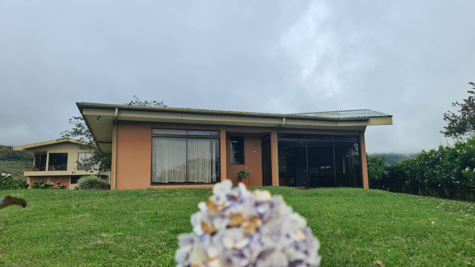 Furnished 3 BR, 2 BA Lake View Home w/ Utilities in Gated Community