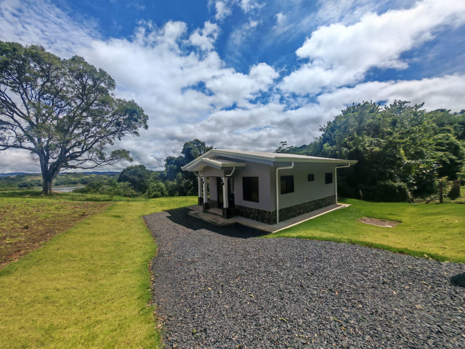 Cozy Modern Home 2BA 1BA with Lake and Mountain Views in San Luis