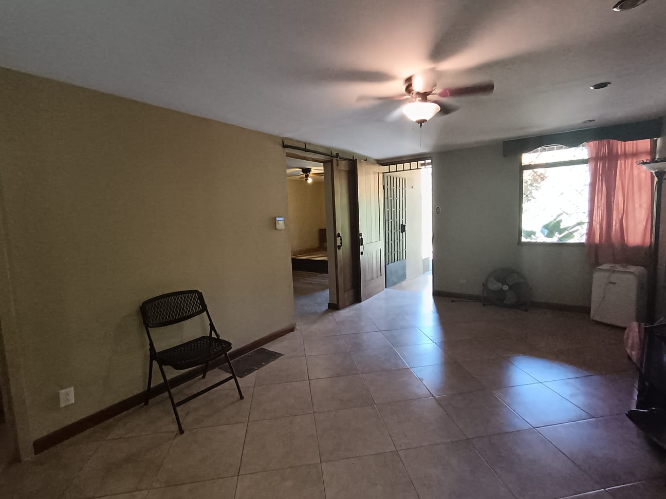 Beautiful Home 2BD 1BA in a 19424.9 m2 (4.8 Acre) Lot w/ Private Spring 