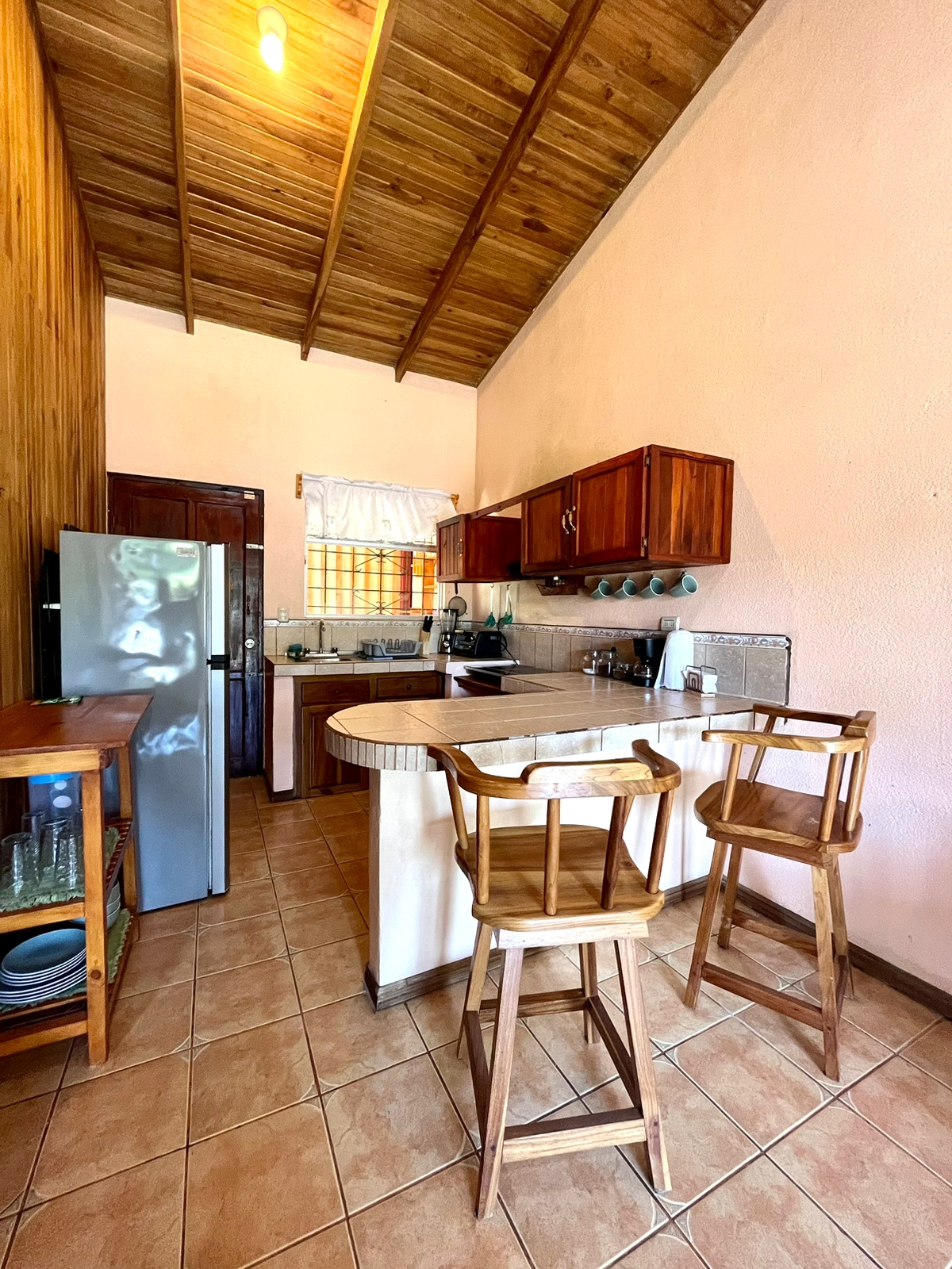 Cozy, 2BD/1BA House walking Distance to Downtown Nuevo Arenal