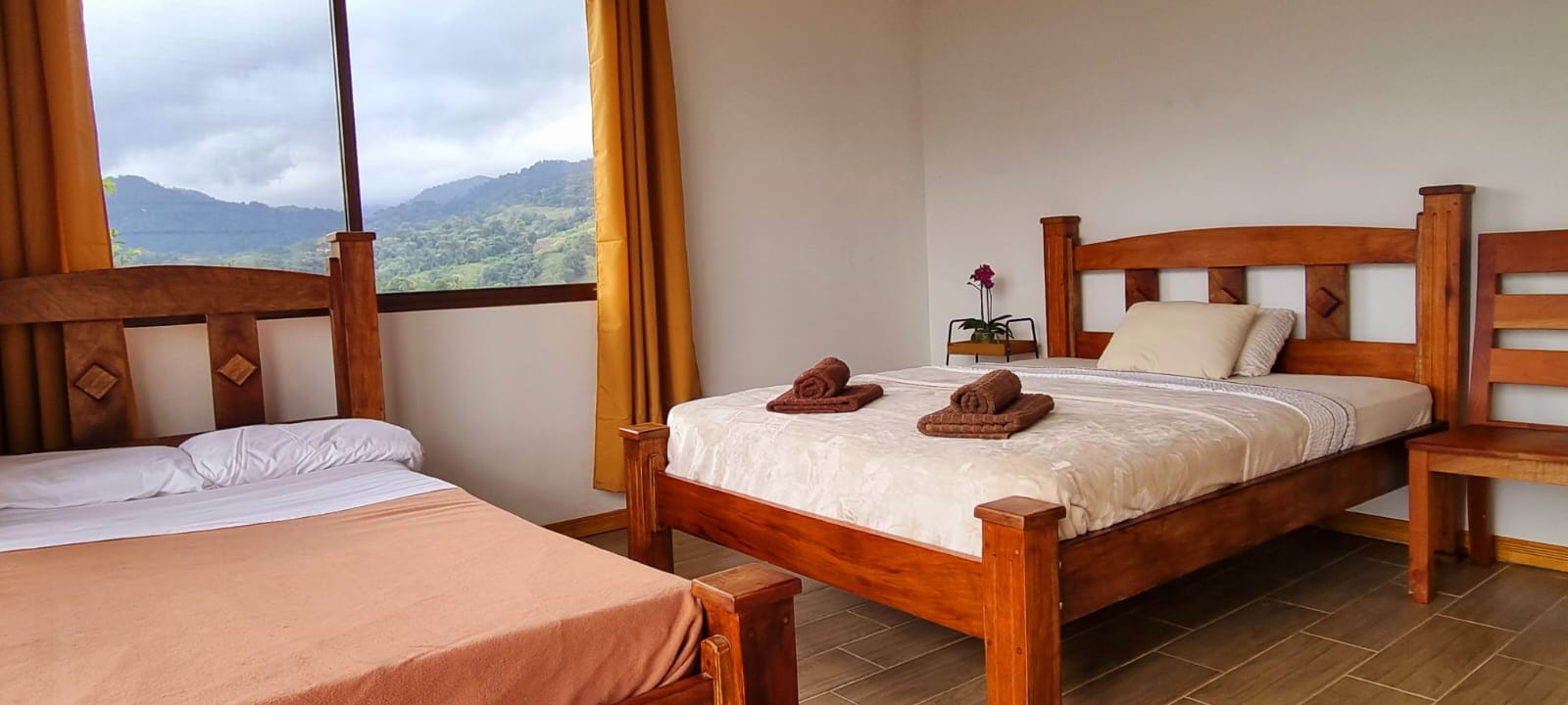 Dream Property on Lake Arenal 1BD 1BA Lodge with Volcano View