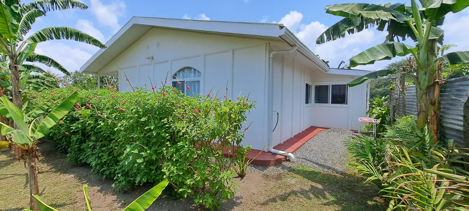 Lovely 3 Bedroom 1 Bathroom Home with Lake Arenal View In Tronadora