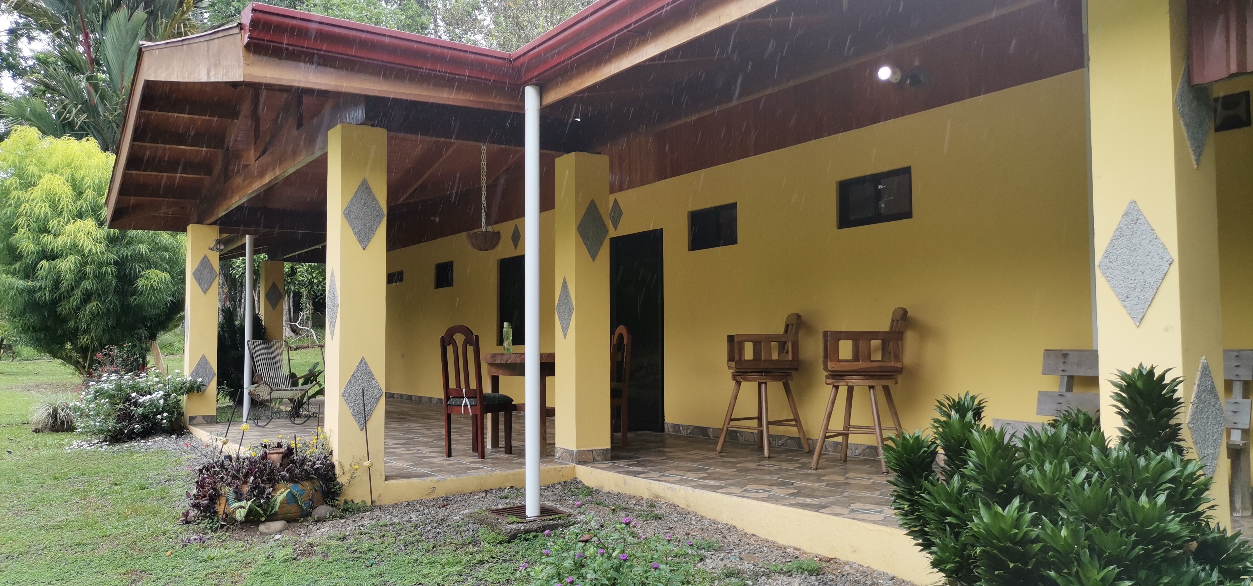 Fully Furnished 2 Bedroom 2 Bathroom Home On Cote River 