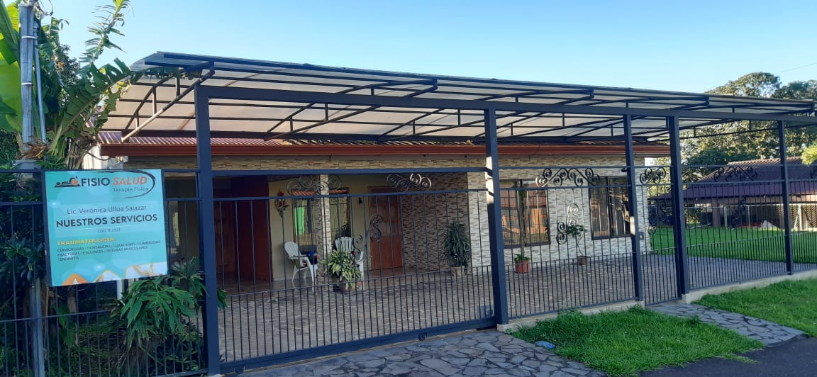Lovely 4-Bedroom, 1-BA Tico House + Rancho with ½ BA in Tronadora 