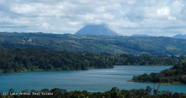 Lake View Lot in One Of Lake Arenal's Most Exclusive Gated Communities