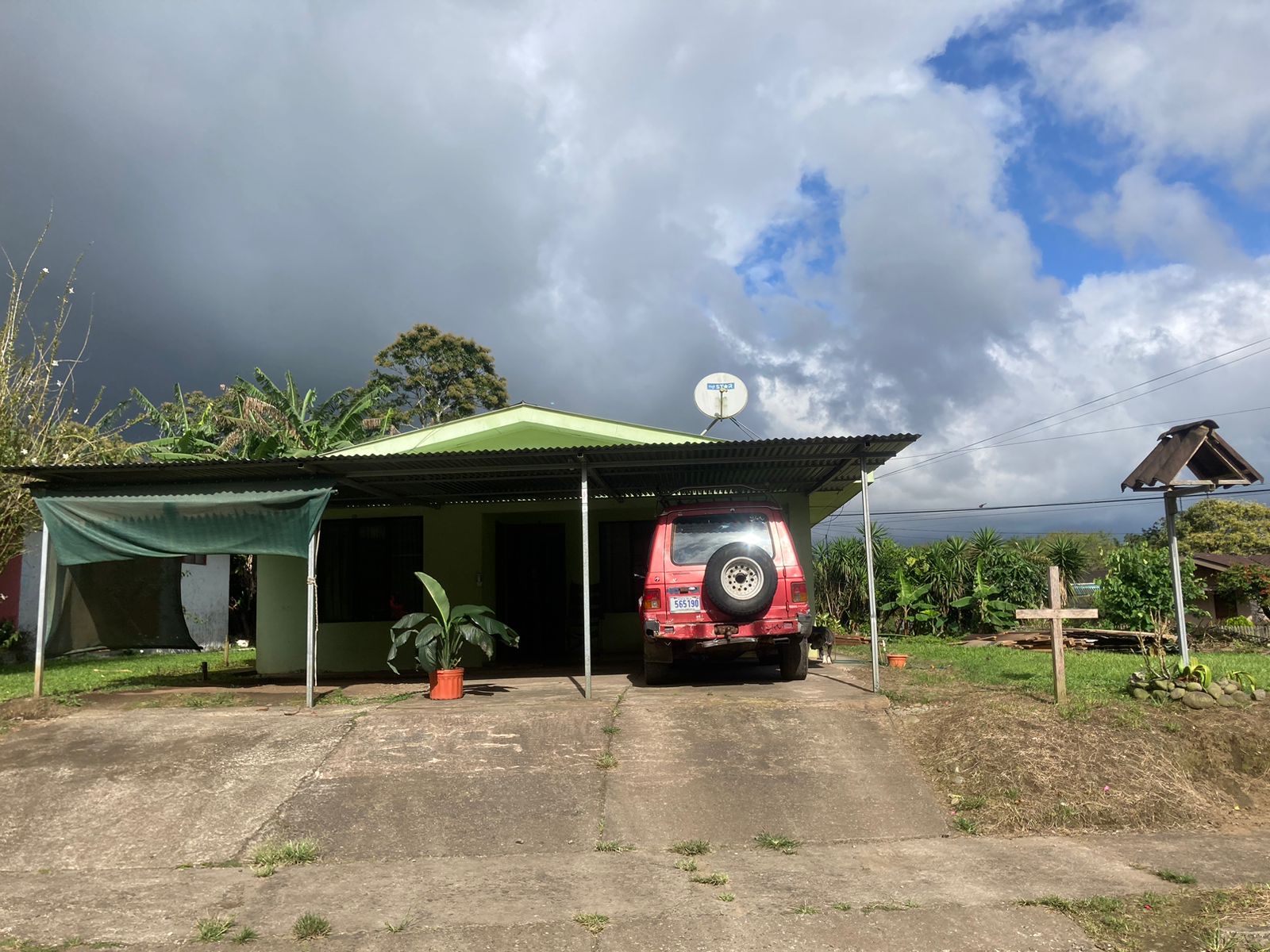Lovely, 3 BD, 1 BA Home on a 680 m2 (0,16 Acres) lot in Nuevo Arenal 