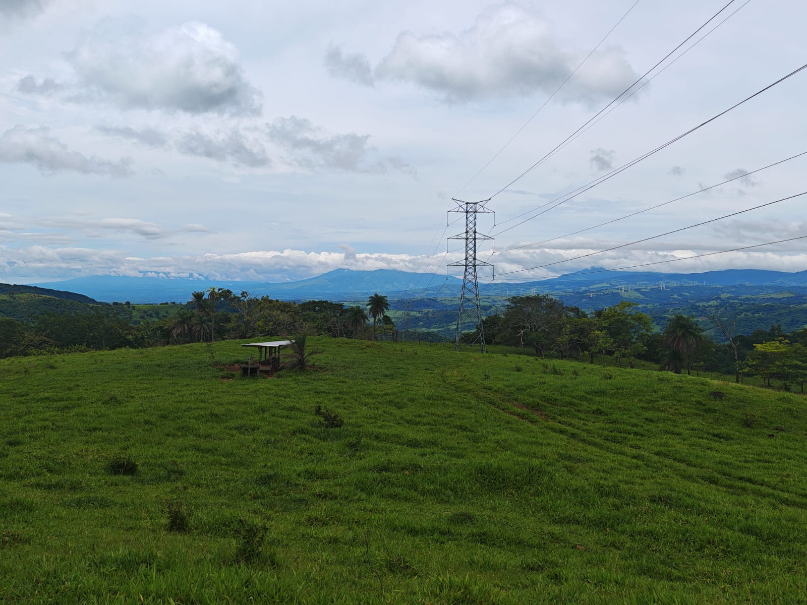 Hacienda Paraíso – Beautiful 107-hectare Property iw/ House in Solania