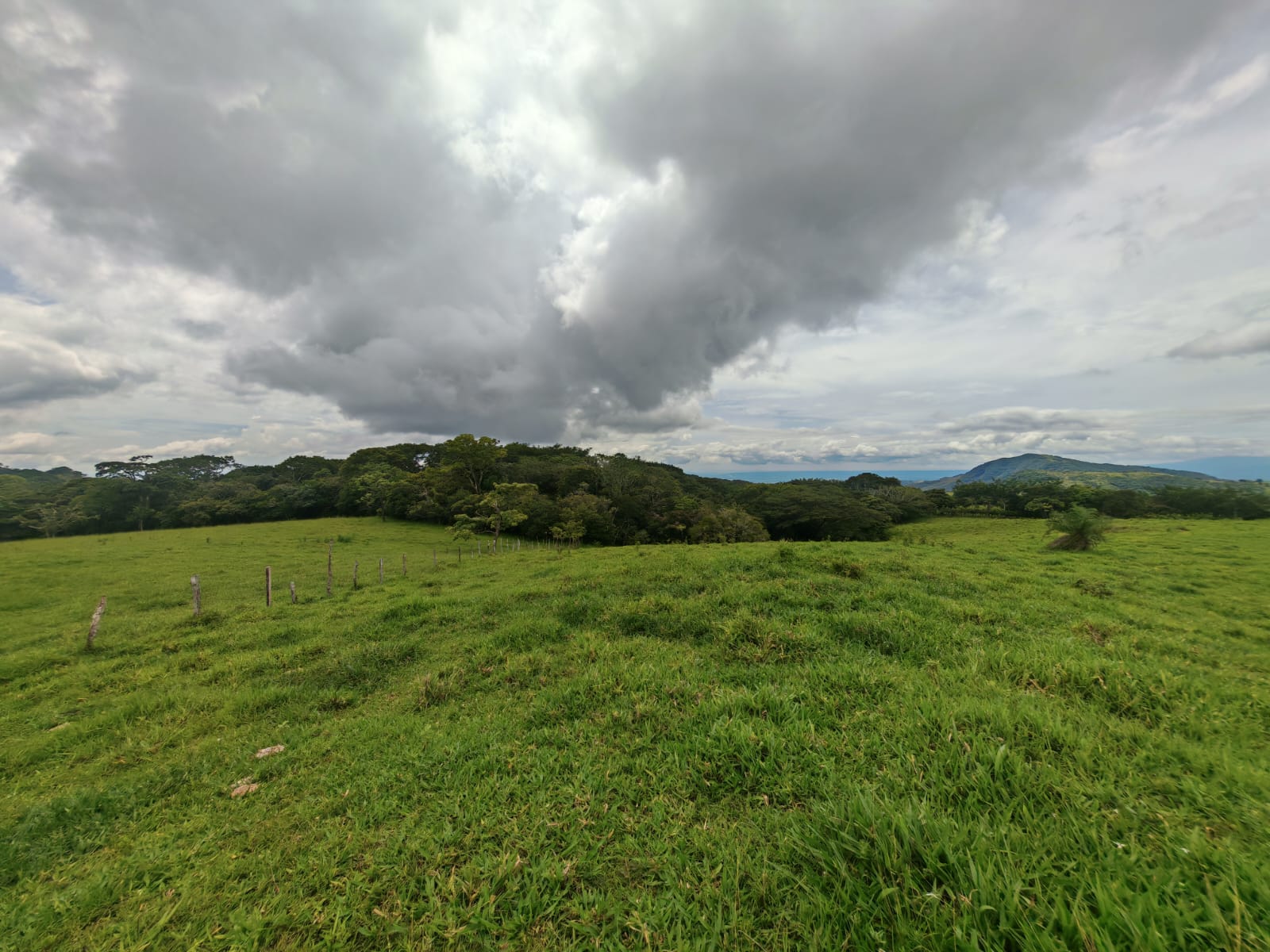 Hacienda Paraíso – Beautiful 107-hectare Property iw/ House in Solania