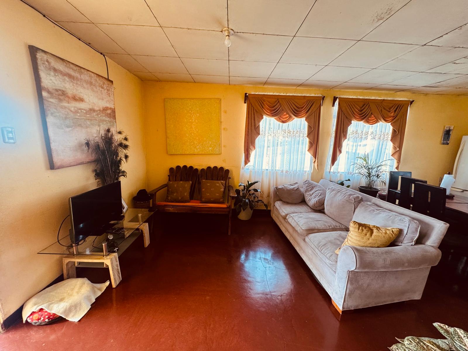 Spacious Home with Lake View and Guest Apartment in Nuevo Arenal