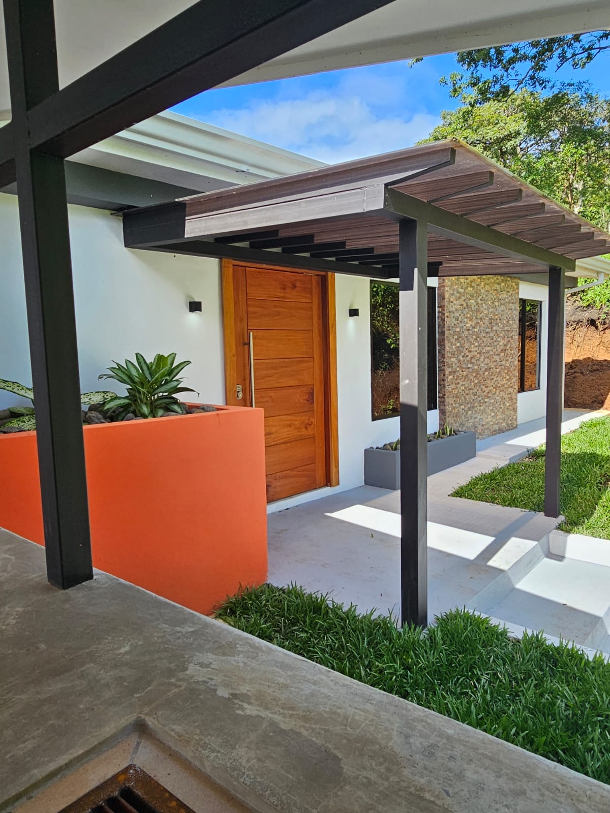 Modern Home 2BD 1BA with Beautiful Mountain Views in Parcelas