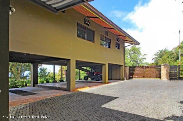 Modern Bali-Style Home, 8 BD, 5 BA 3,70 Acre In Nuevo Arenal