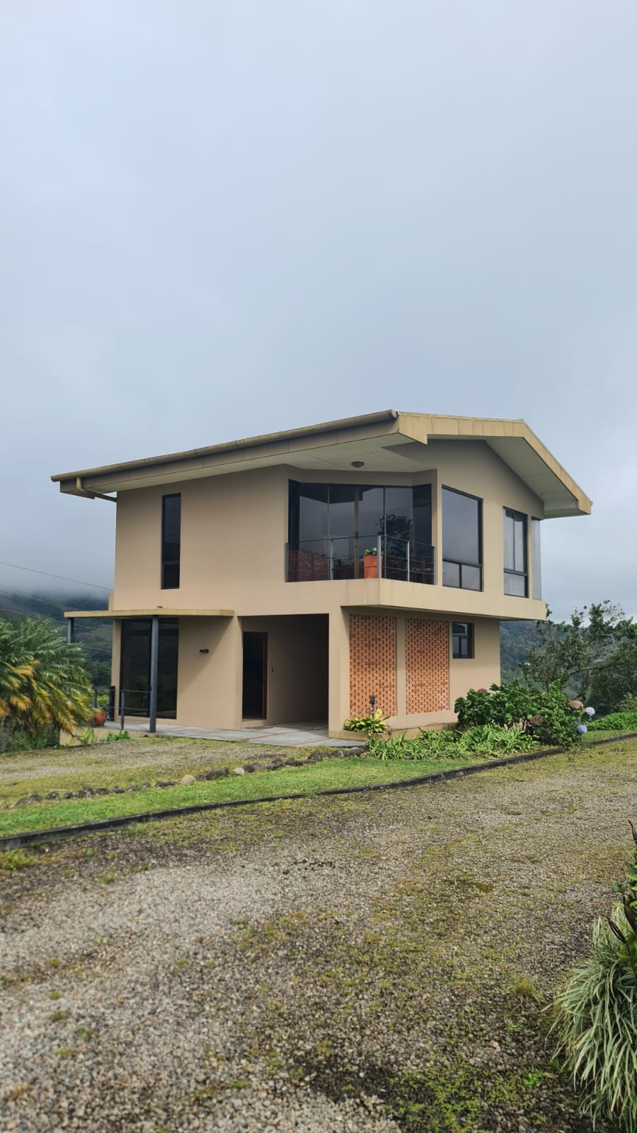 Furnished 3 Story, 2BR, 2BA + Den Lake View House w/ Utilities in Gated Community