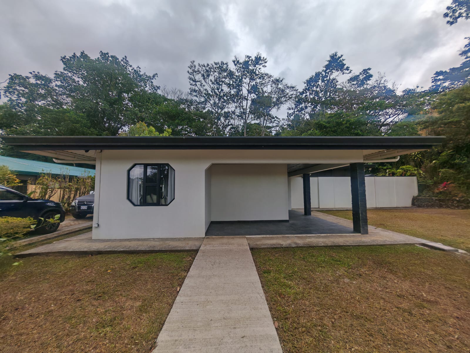 Spacious & Stylish Home 3BD 2BA + Apartment, Fully Furnished In Tronadora