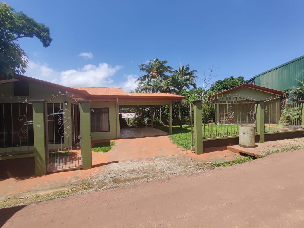 Lovely Home, 3 Bedrooms 2 Bathrooms In Downtown Tilarán