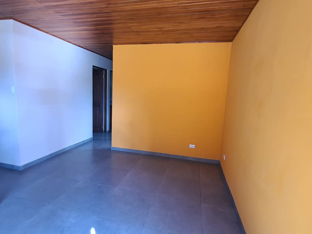 Charming Home 2BD 1BA in a Quiet Neighborhood Near Lake Arenal Park 