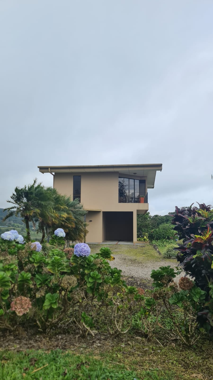 Furnished 3 Story, 2BR, 2BA + Den Lake View House w/ Utilities in Gated Community