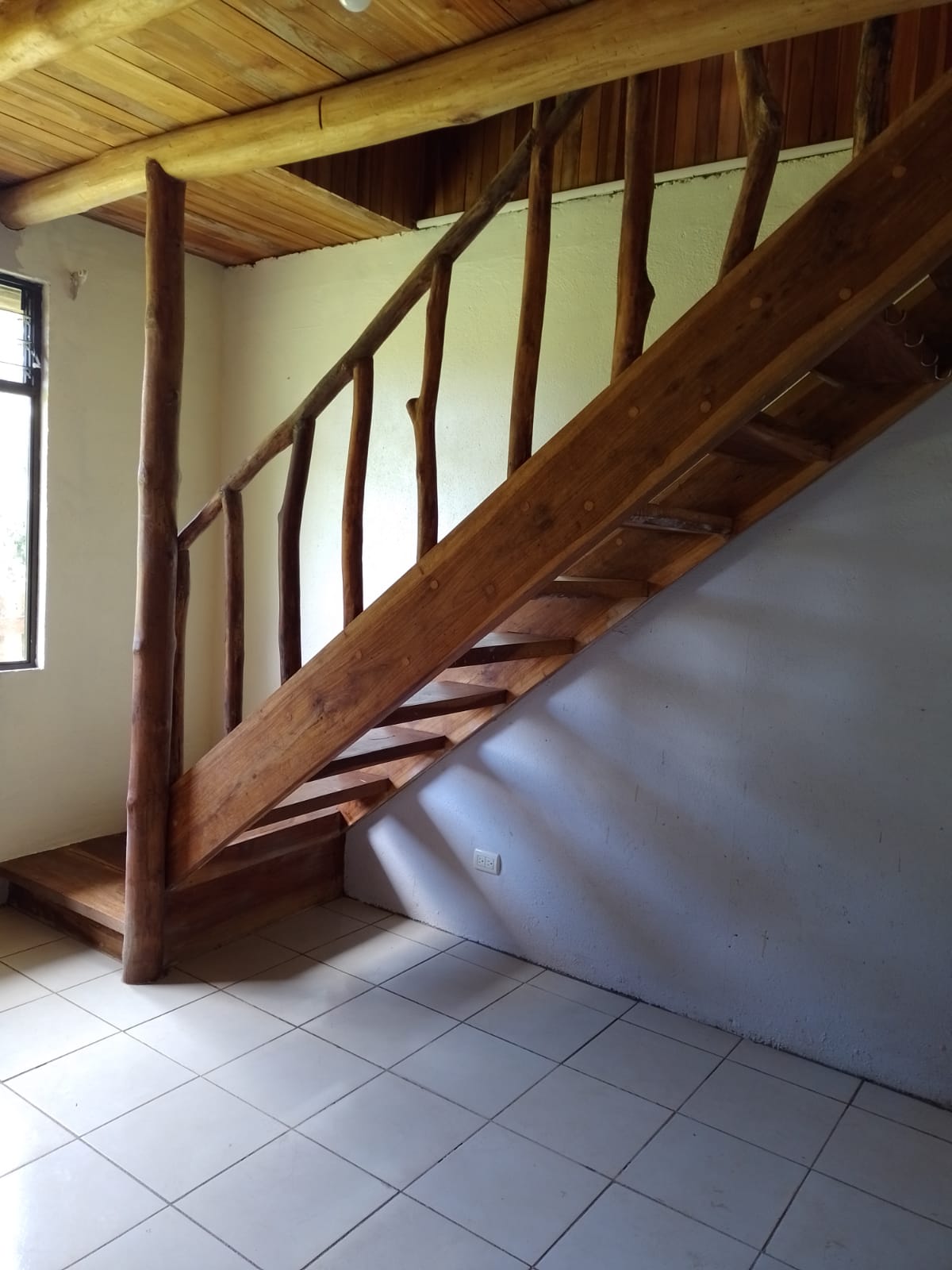 Beautiful, 2 Story, 3BD, 1BA A-Frame Home with Lake and Volcano Views- Nuevo Arenal