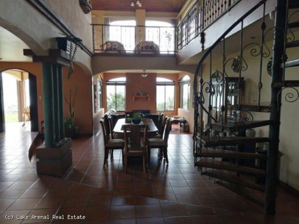 Luxury Manor with Far-reaching Lake Views In Nuevo Arenal
