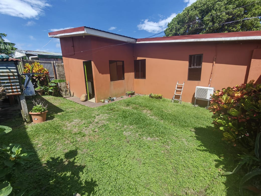 2 BD 1 BA , Corner Lot Home w/Incredible Mountain & Sunset Views in Tilarán