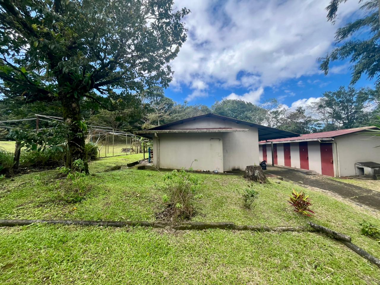 Commercial Property with Expansive Space and Breathtaking Mountain Views 