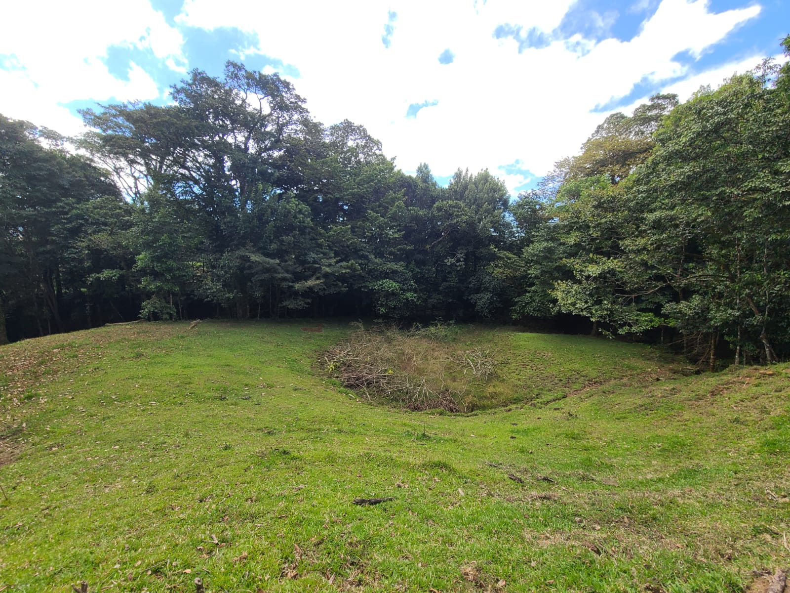 35,000 Sqm Property with Spectacular Lake Arenal View and Ravine