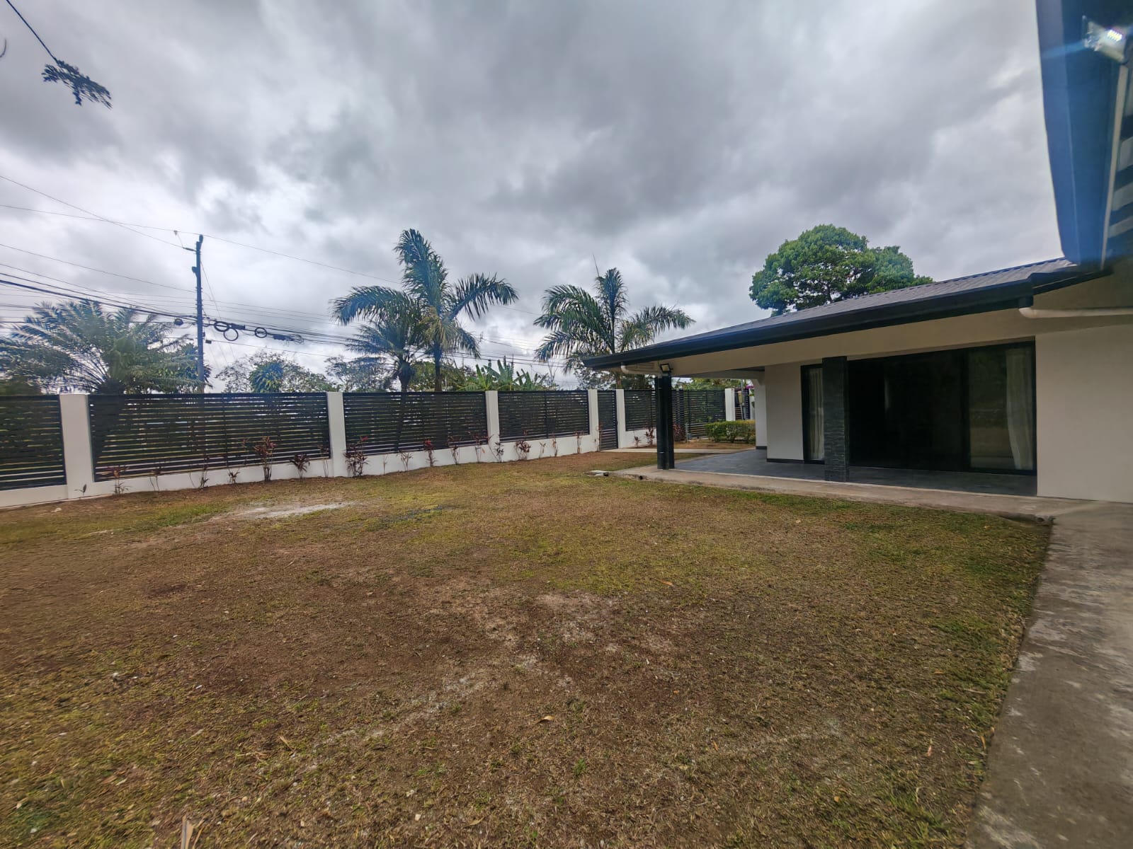 Spacious & Stylish Home 3BD 2BA + Apartment, Fully Furnished In Tronadora