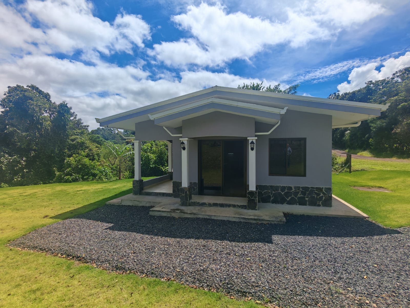 Cozy Modern Home 2BA 1BA with Lake and Mountain Views in San Luis