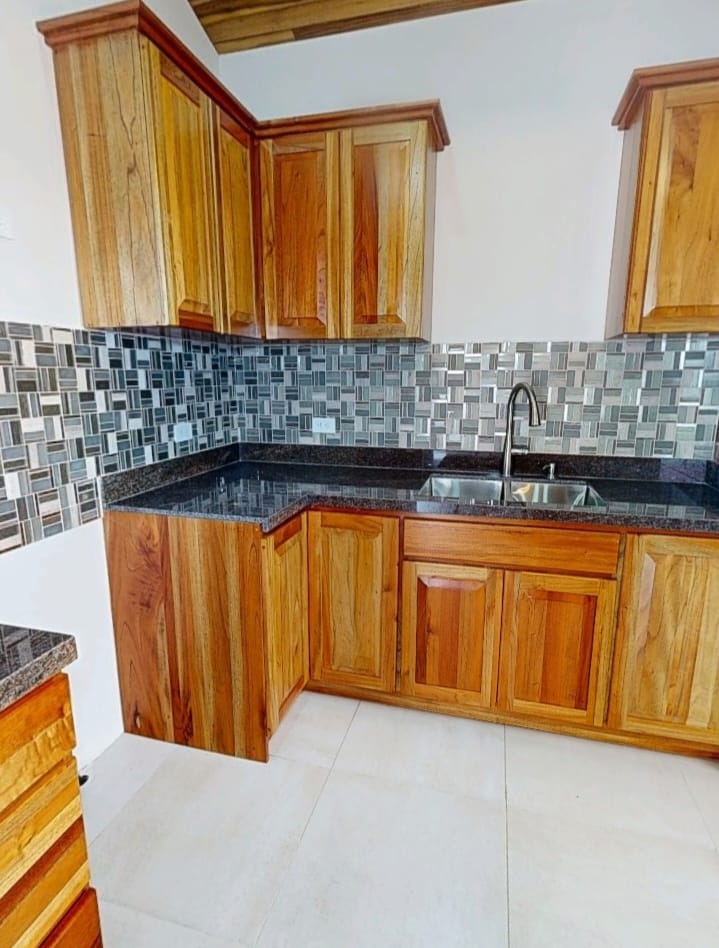 Charming Home 2BD 2BA in a Quiet Neighborhood Near Lake Arenal Park