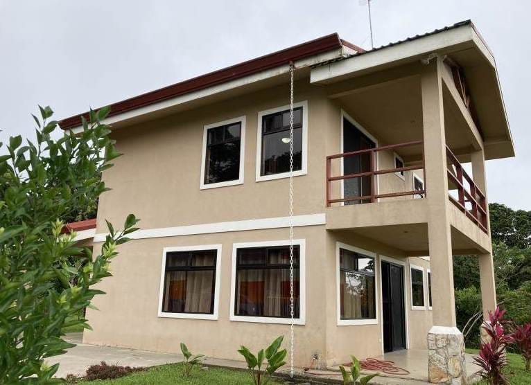 Spacious Two-Story House 3BD 2BA with Lake Arenal Views in Nuevo Arenal