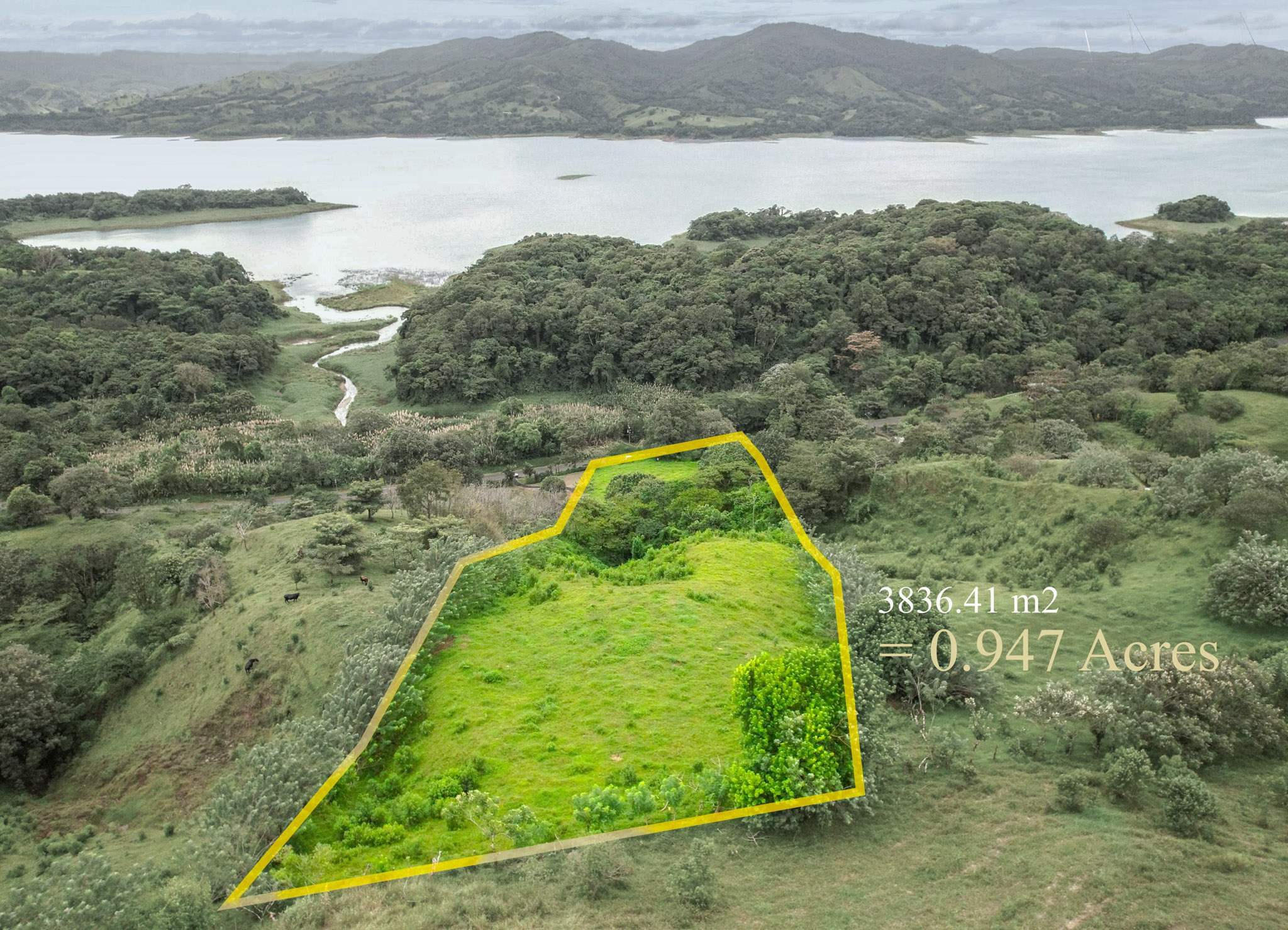 Scenic 0.95-Acre Property Overlooking Lake Arenal in La Union