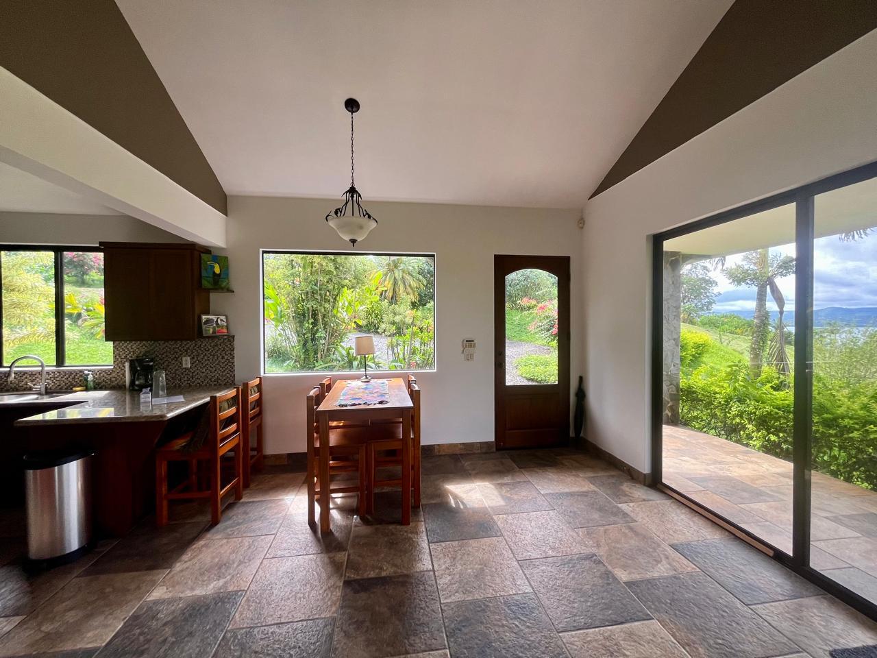 Spacious 1 BD 1 BA Residence with Lake Arenal View in Tronadora