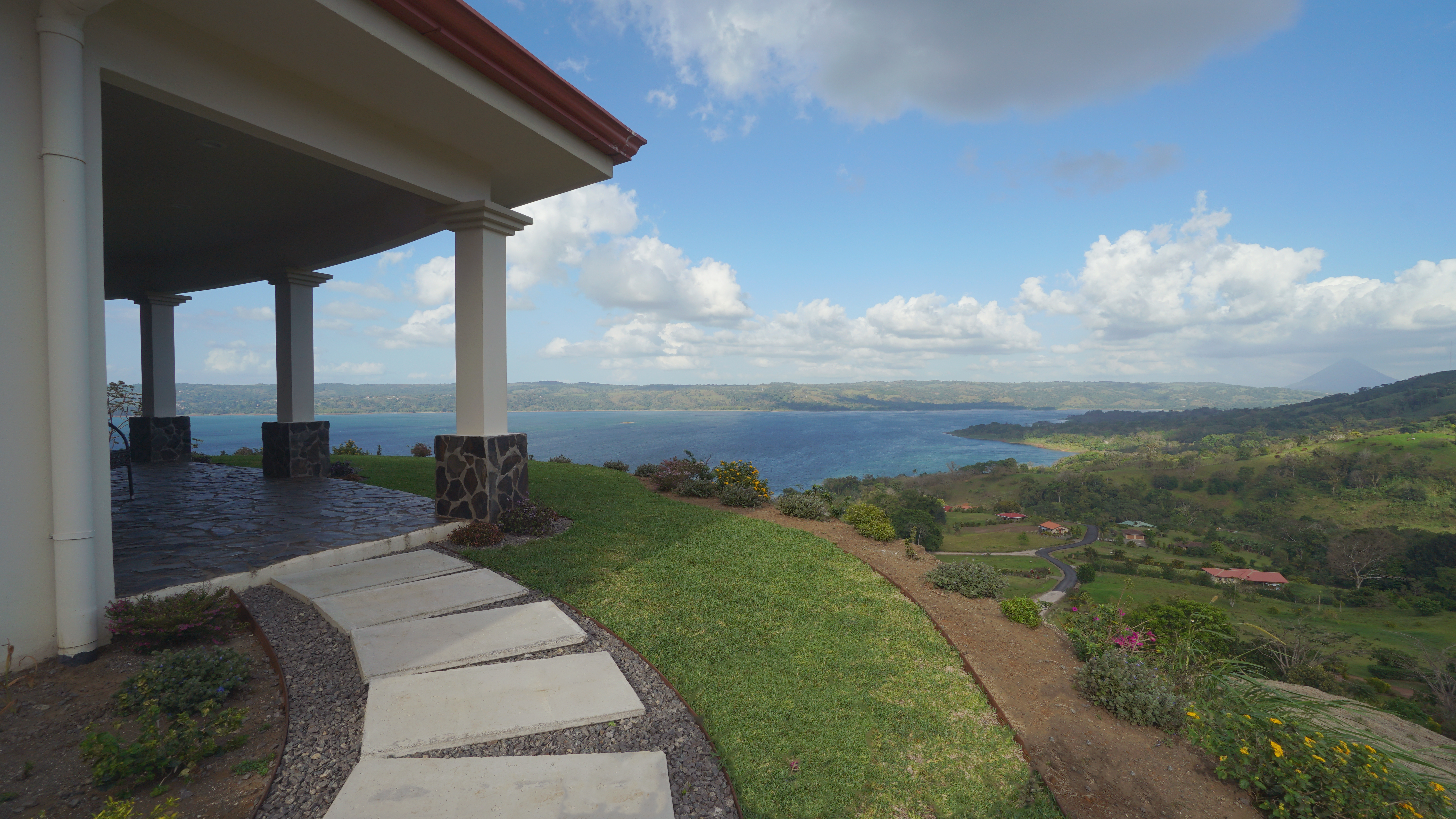 Stunning Home 3BD 2BA with Lake & Volcano Views, and Expansion Potential