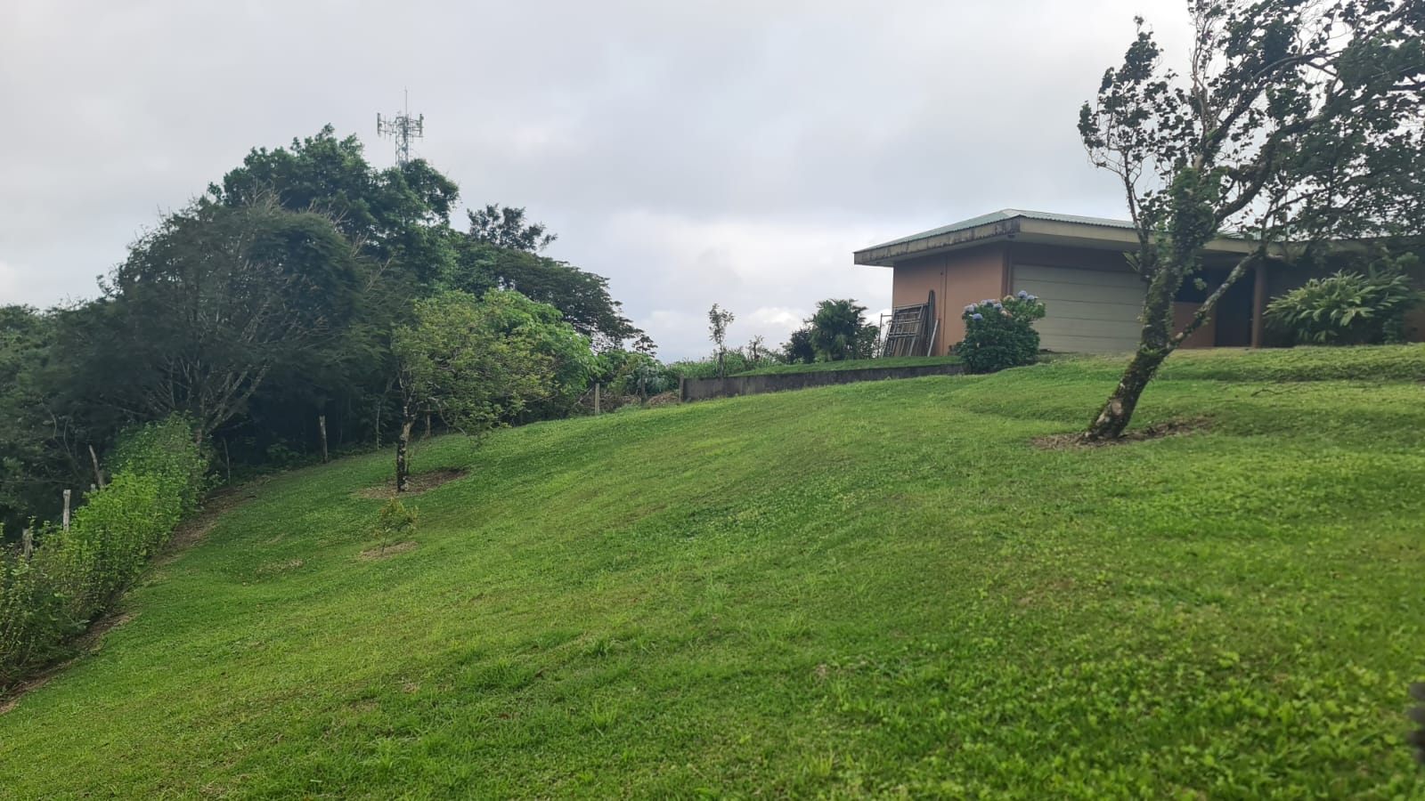 Furnished 3 Story, 2BD/2BA + Den Home in El Aguacate, Tilarán 