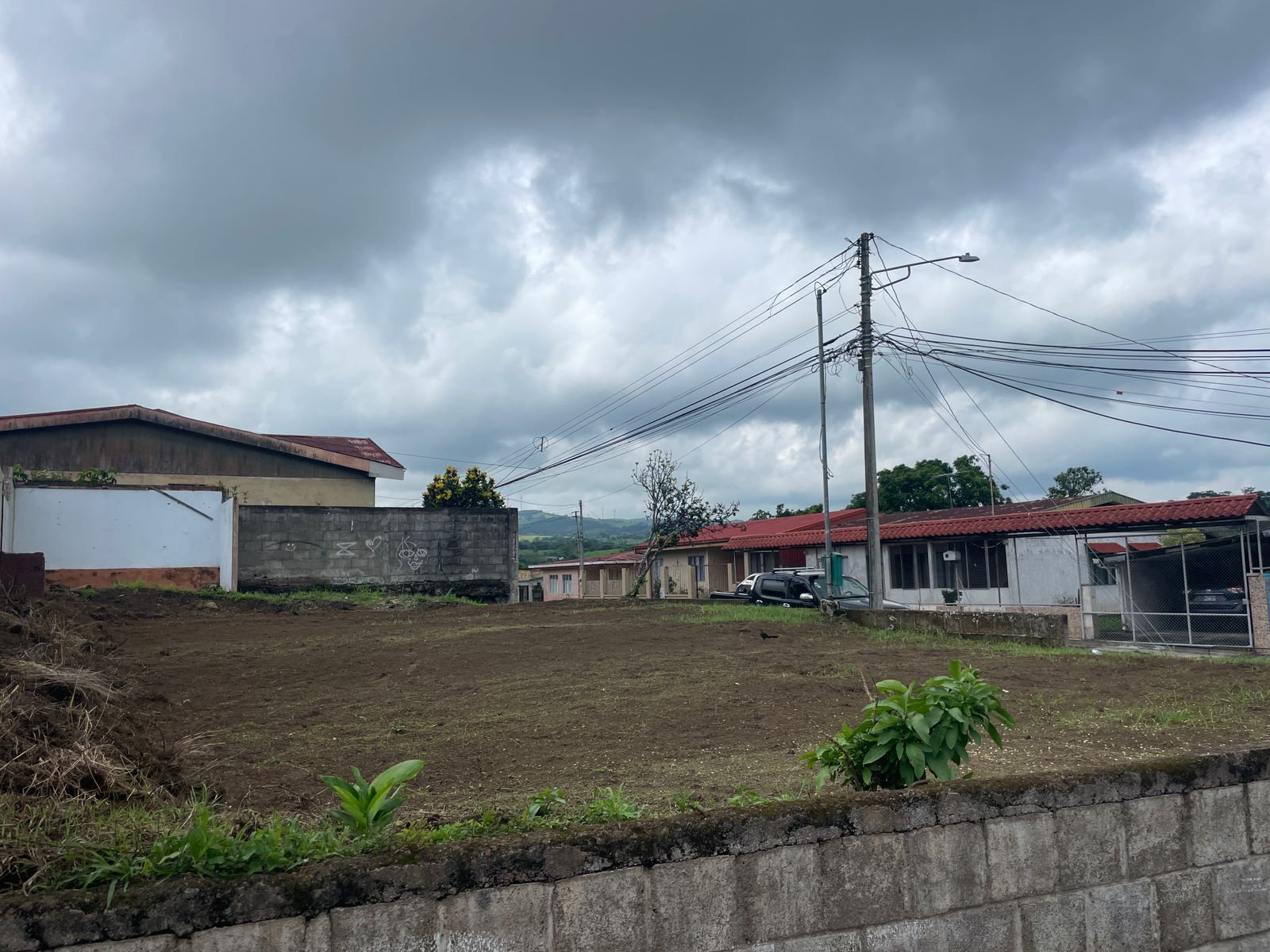 Lot of 294 M2 (0,07 Acre)  with mountain in downtown Tilaran 