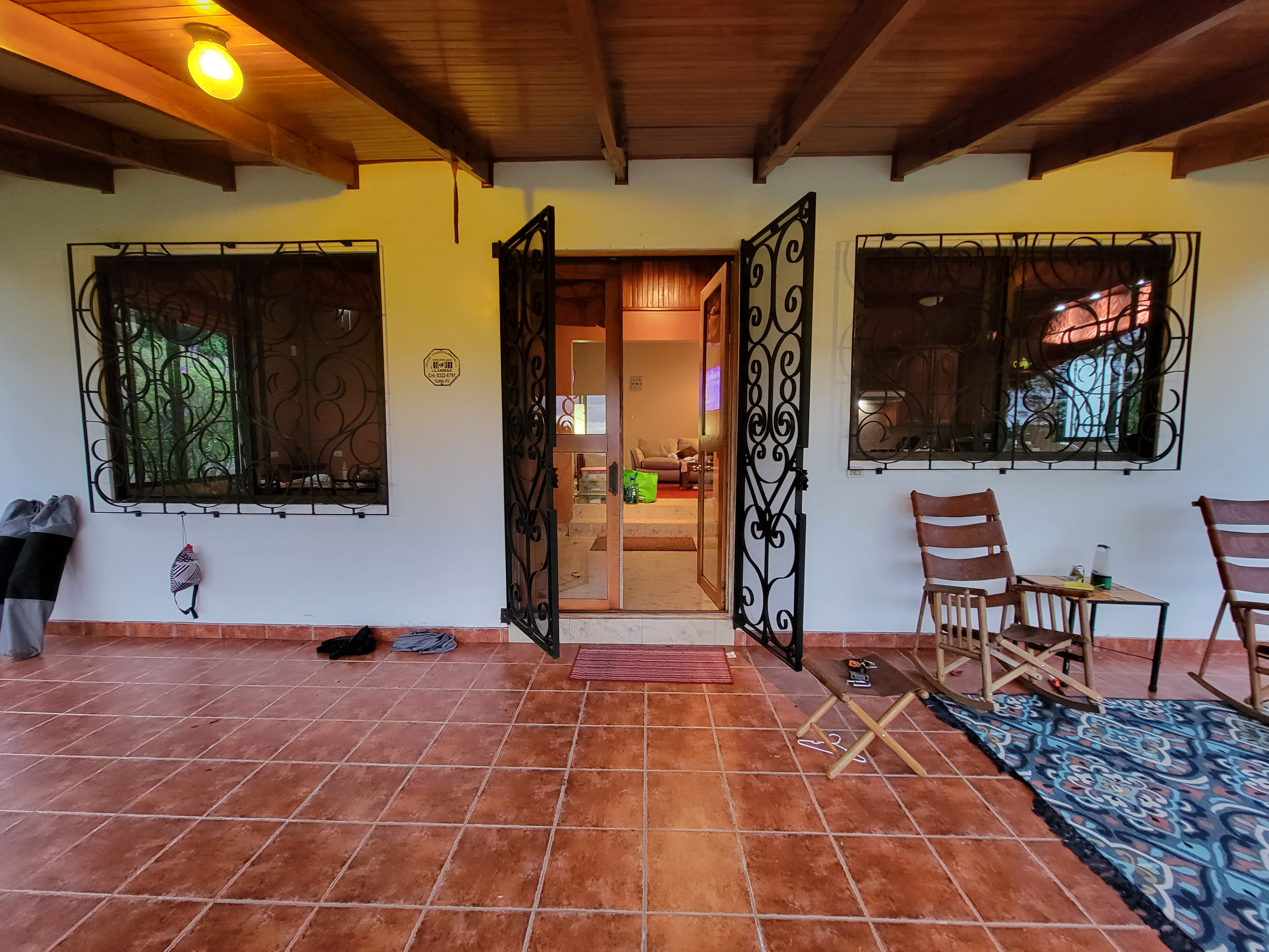 Beautiful 3 BD 2 BA Home in a 8 Acre Lot with Pool and Lake View