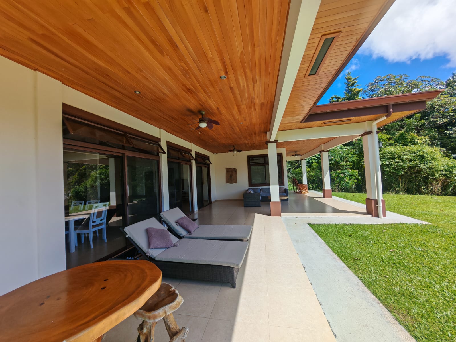 Beautiful Furnished Home 2BD 2.5 BA w/ Lake View in Nuevo Arenal