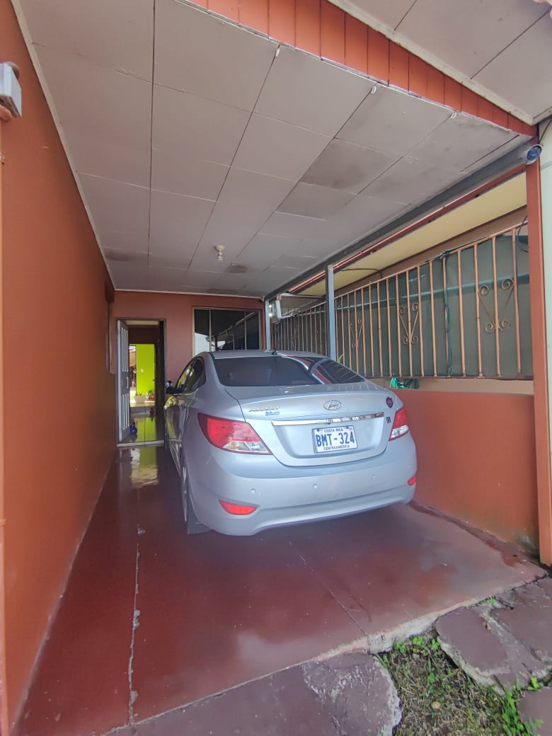 2 BD 1 BA , Corner Lot Home w/Incredible Mountain & Sunset Views in Tilarán