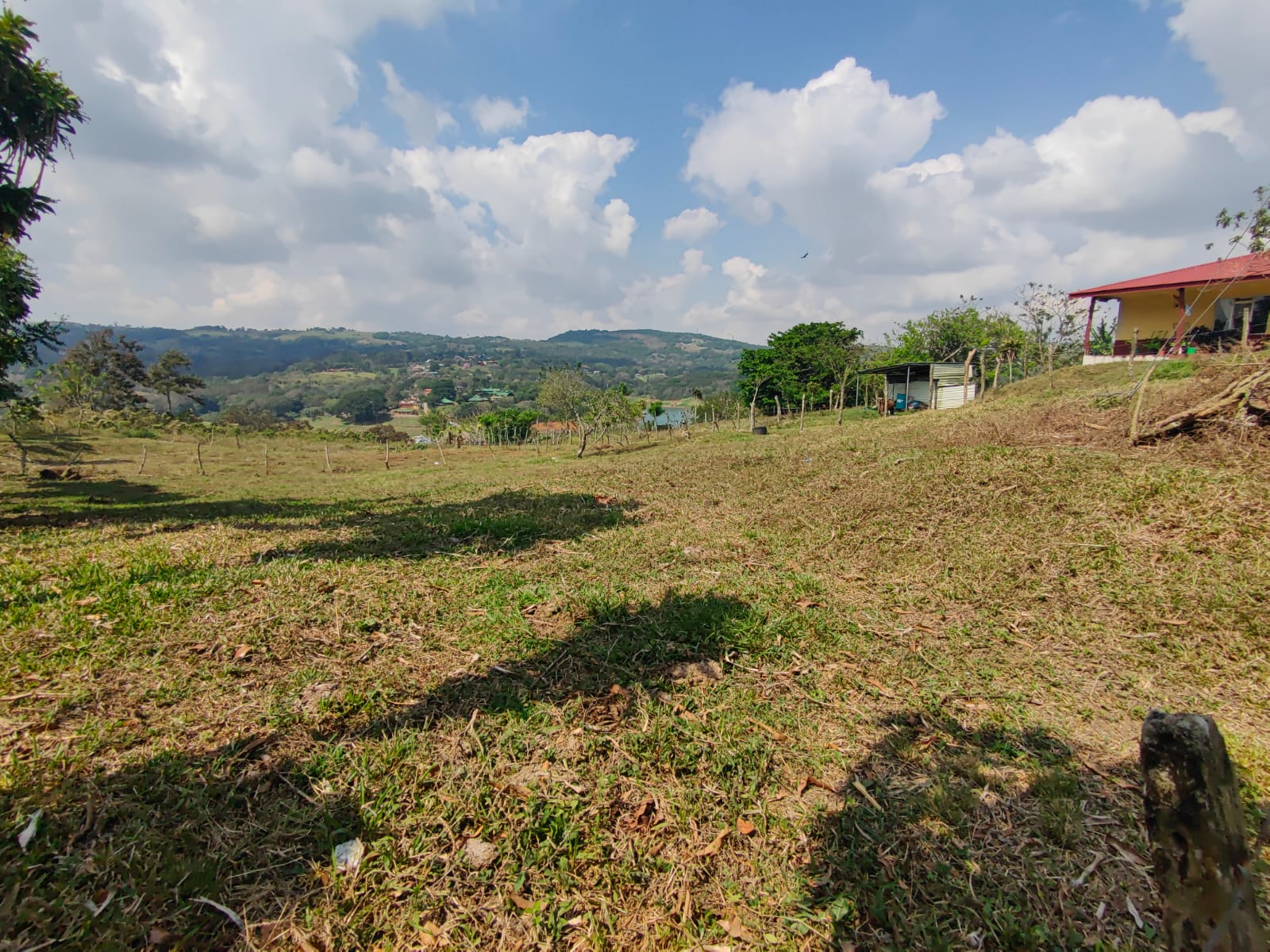 Lovely Lot of 750 m2 (0.18 Acre) with Lake Arenal View in Tronadora