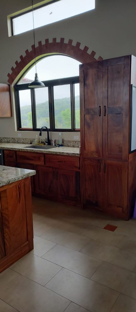 Luxury 2 Bedroom / 2 Bathroom Home W/  Stunning Lake & Volcano Views