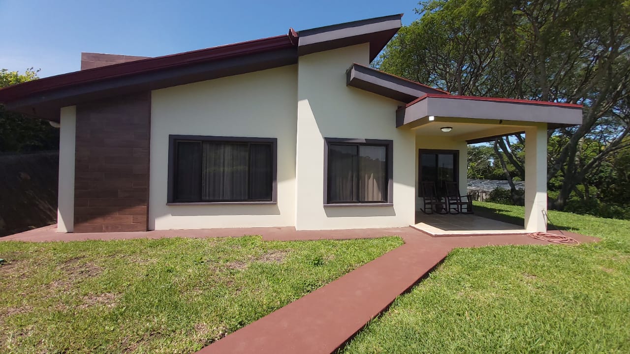 Lovely Home 4 Bedroom 2 Bathroom + Office In Bello Horizonte Tilarán