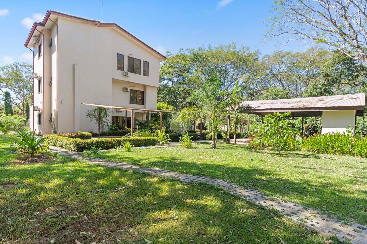 Beautiful 3-Story Property with 4 Apartments, Pool & Panoramic Comforts