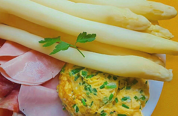 FRESH ASPARAGUS
