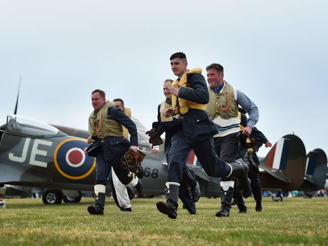 Airshow tragedy: Aviation expert Byron Bailey looks at pilot’s role in Shoreham crash - The Daily Te