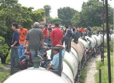 La Bestia or El Tren de La Muerte. Centro Americanos on their long journey to America.